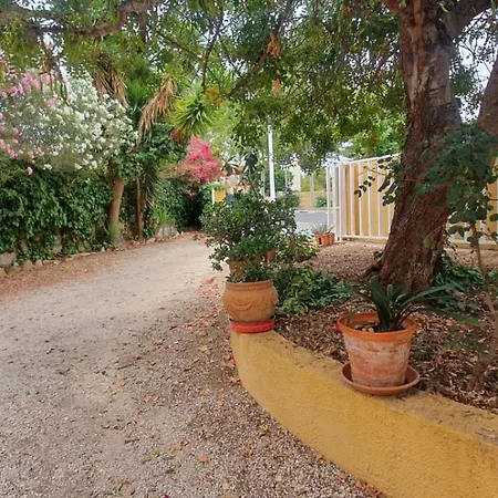 Confortable At Only 100 Meter From The Beach, Supermarkets And The Restaurants *