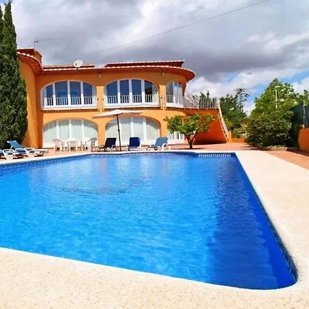 Confortable At Only 100 Meter From The Beach, Supermarkets And The Restaurants Villa *