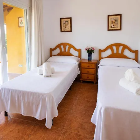 Confortable At Only 100 Meter From The Beach, Supermarkets And The Restaurants Villa